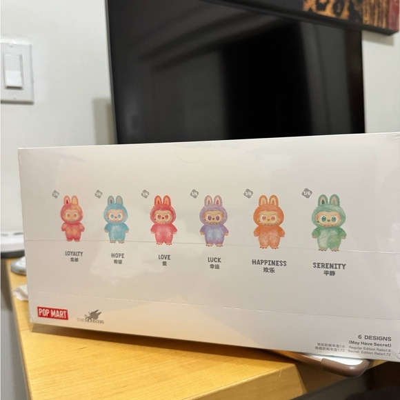 “Hope” - Labubu Keychain - Picture 3 of 4